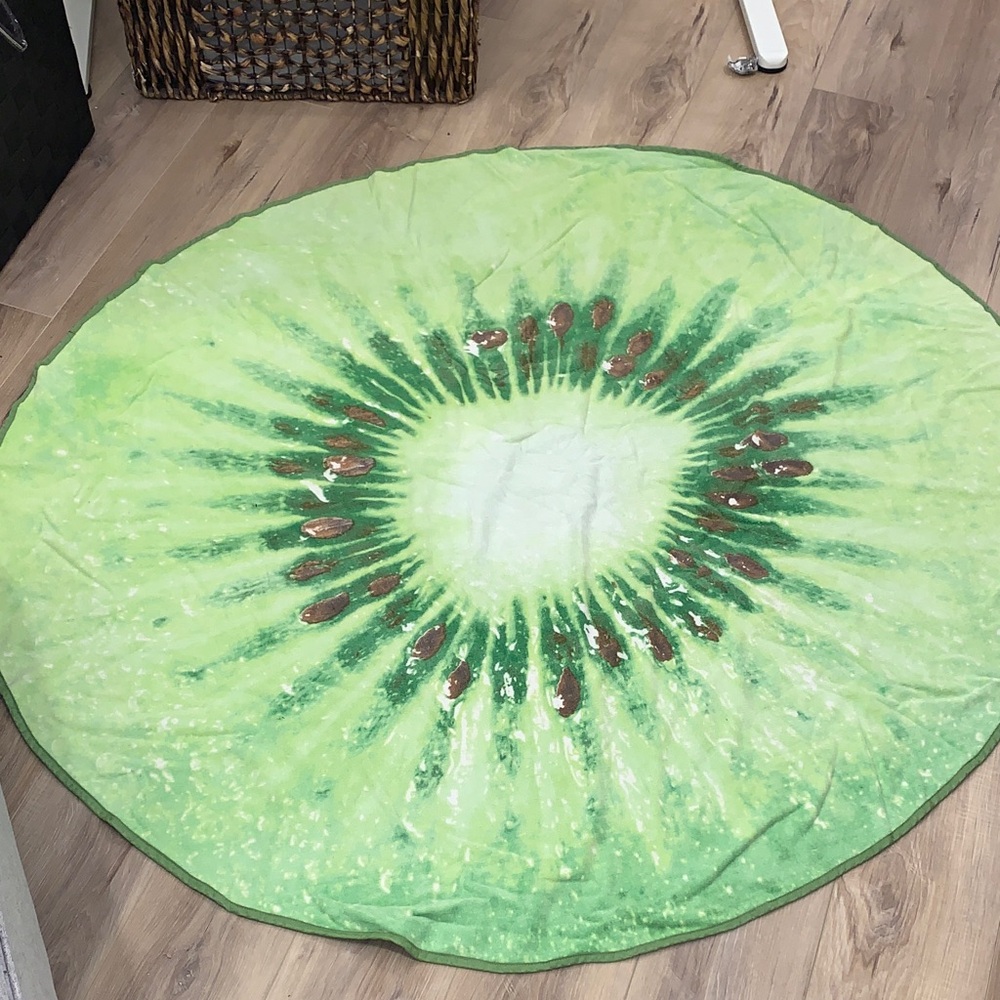 Kiwi Slice Round Beach Towel / Throw - Green
